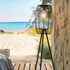 Solar-Standleuchte 'Killarney', Schwarz, Metall, Ø 20,5 X H 32 Cm 11 Solar-Standleuchte 'Killarney', Schwarz, Metall, Ø 20,5 X H 32 Cm -Gartenbedarf Geschäft 2950100705 Solar Filament LED Dreibein Killarney 3 120447