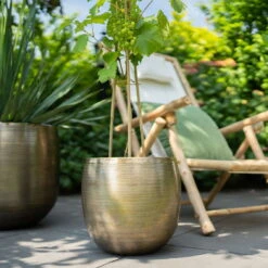 Pflanzgefäß 'Rowen', Gold, Ø 42 X H 41 Cm 15 Pflanzgefäß 'Rowen', Gold, Ø 42 X H 41 Cm -Gartenbedarf Geschäft 3210801621 3210801622 3210801623 Pflanzgefaess Rowen gold 2 114983