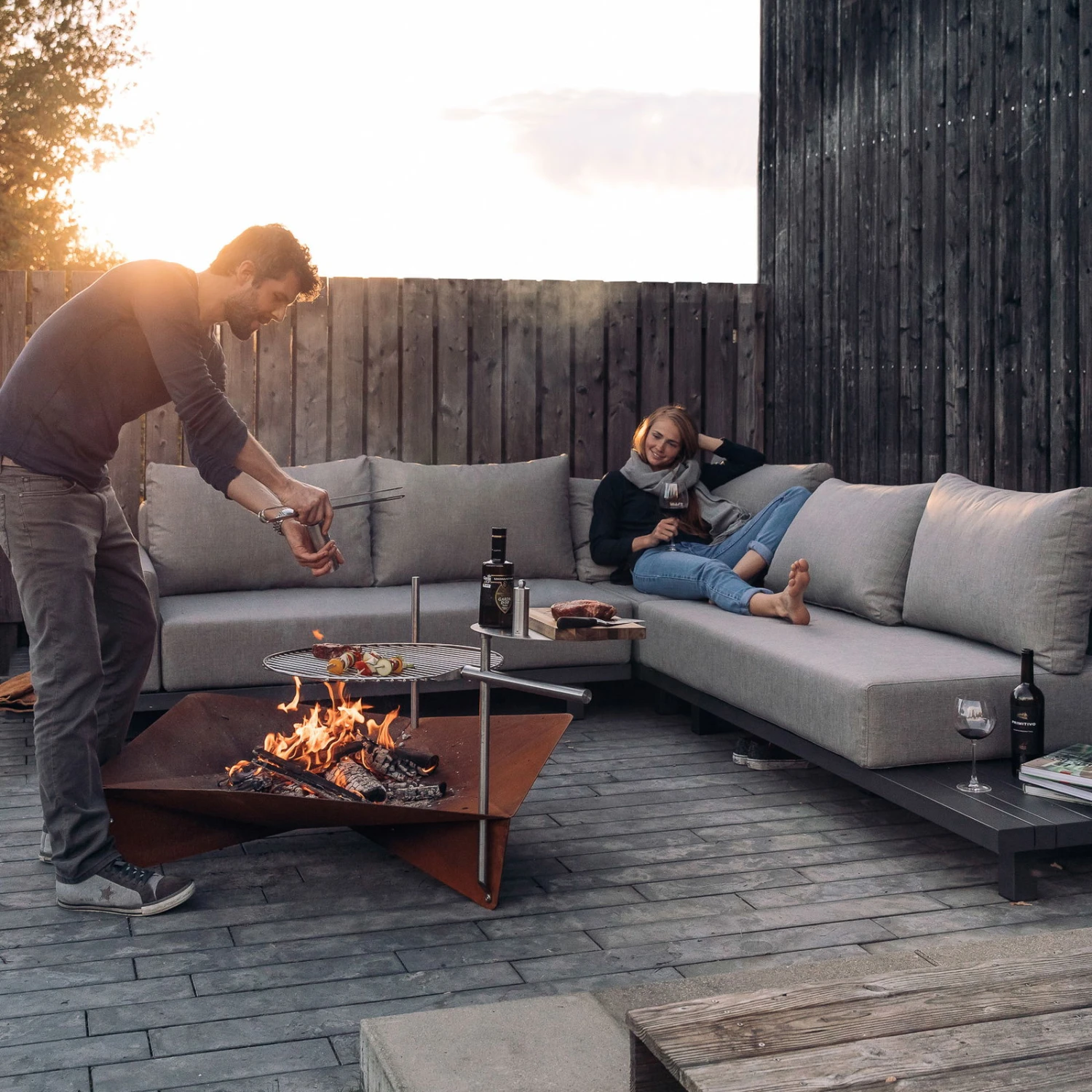 Höfats TRIPLE 90 Feuerschale In Schwarz, Maße 90 X 78 X 24 Cm 7 Höfats TRIPLE 90 Feuerschale In Schwarz, Maße 90 X 78 X 24 Cm – Bild 5